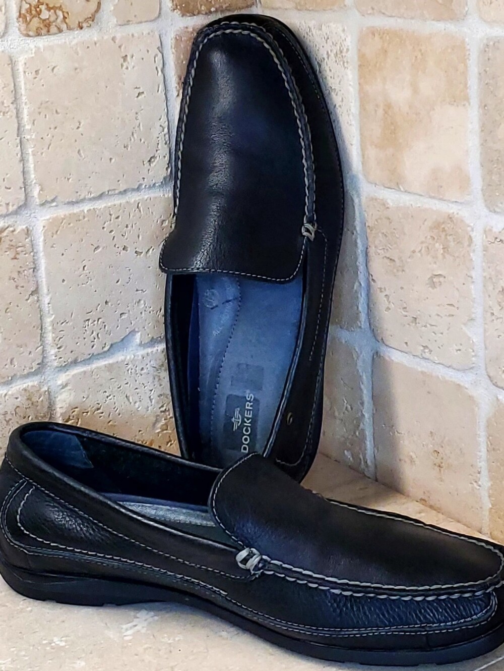 Dockers Men's Sz 11.5M Black Leather Loafer Casual Slip-On w/ Gray Stitching
